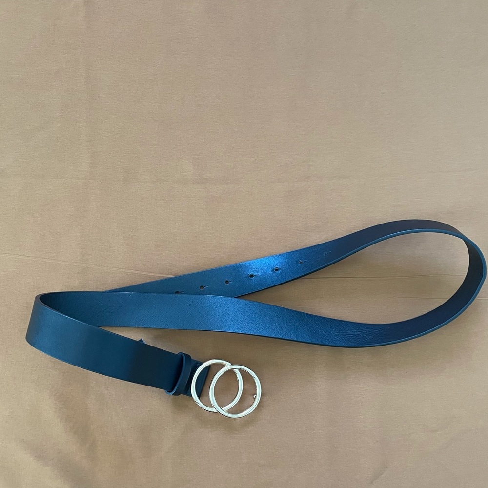 Classic black belt with gold buckle